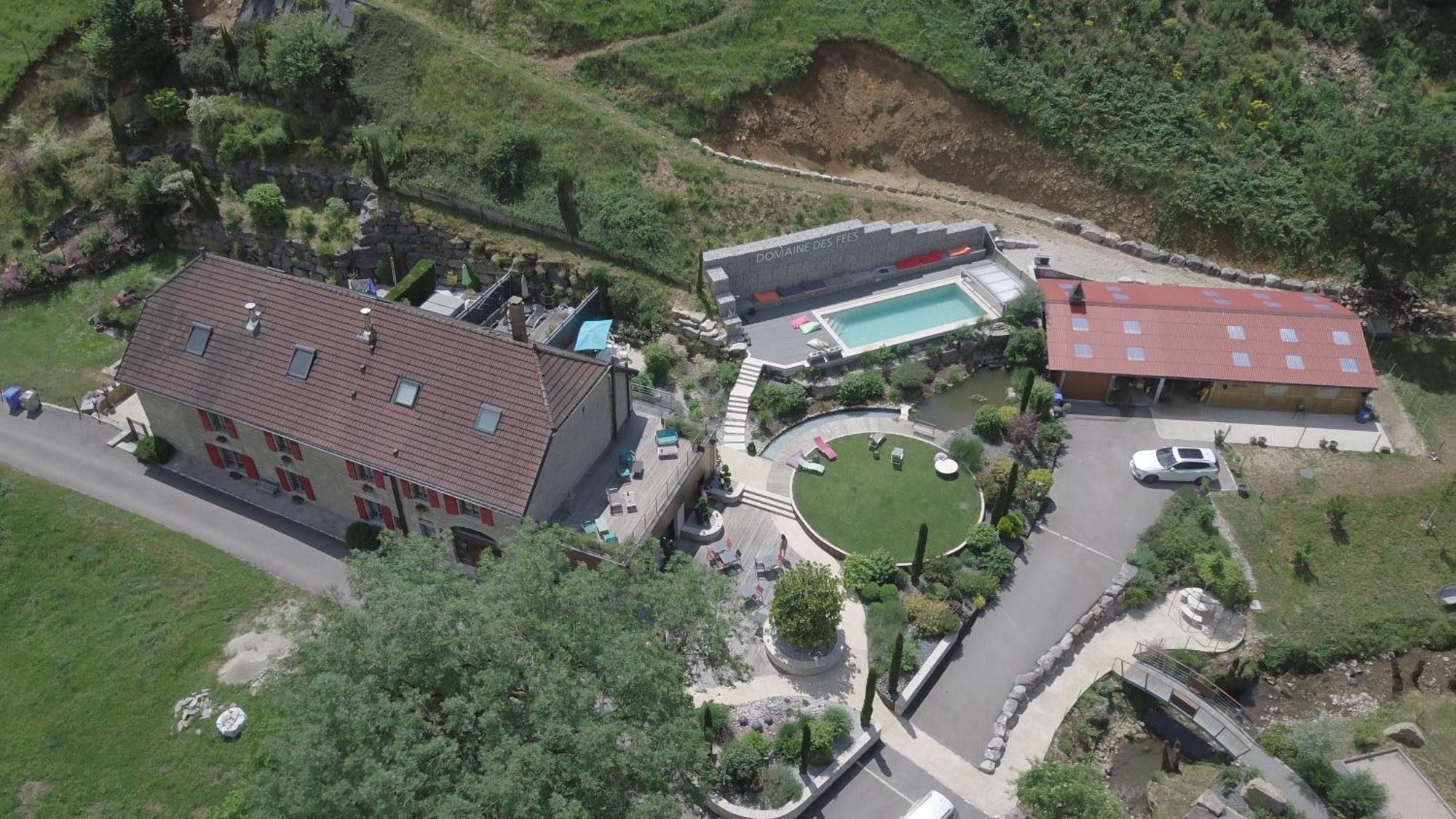 Domaine Et Chambres D'Hotes Des Fees Pretin Exterior photo